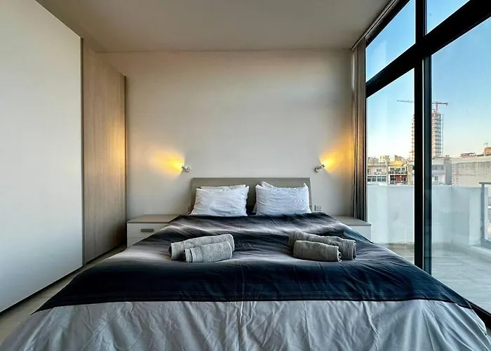 Apartment Lovely Penthouse Off The Marina Ta Xbiex