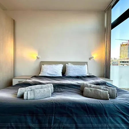 Lovely Penthouse Off The Marina Apartmán *