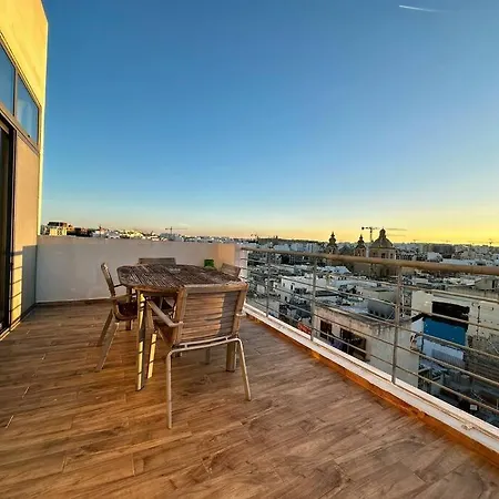 Apartmán Lovely Penthouse Off The Marina