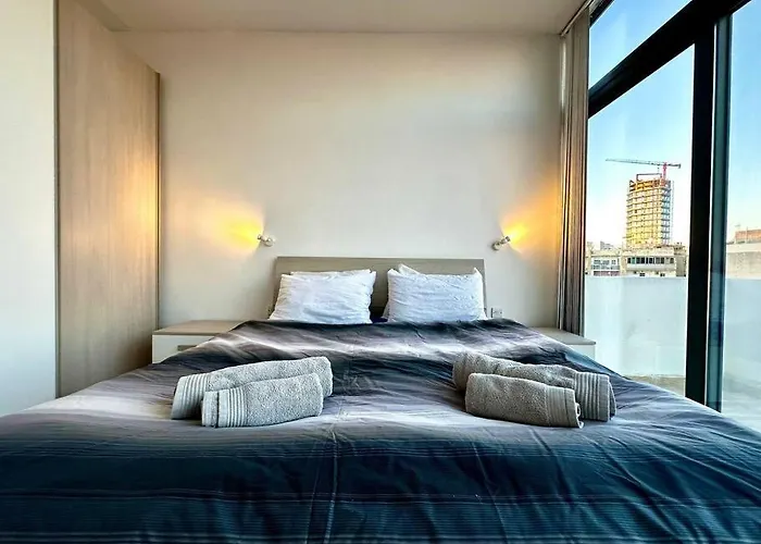 Lovely Penthouse Off The Marina Lejlighed *