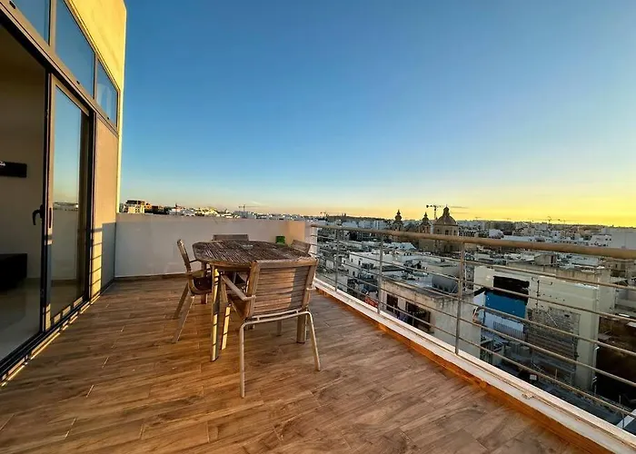 Lejlighed Lovely Penthouse Off The Marina