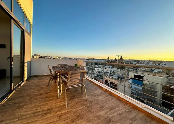 Lovely Penthouse Off The Marina Lejlighed *